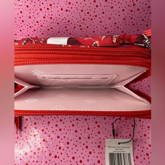Vera Bradley All in One Crossbody Imperial Hearts NWT - Picture 13 of 13